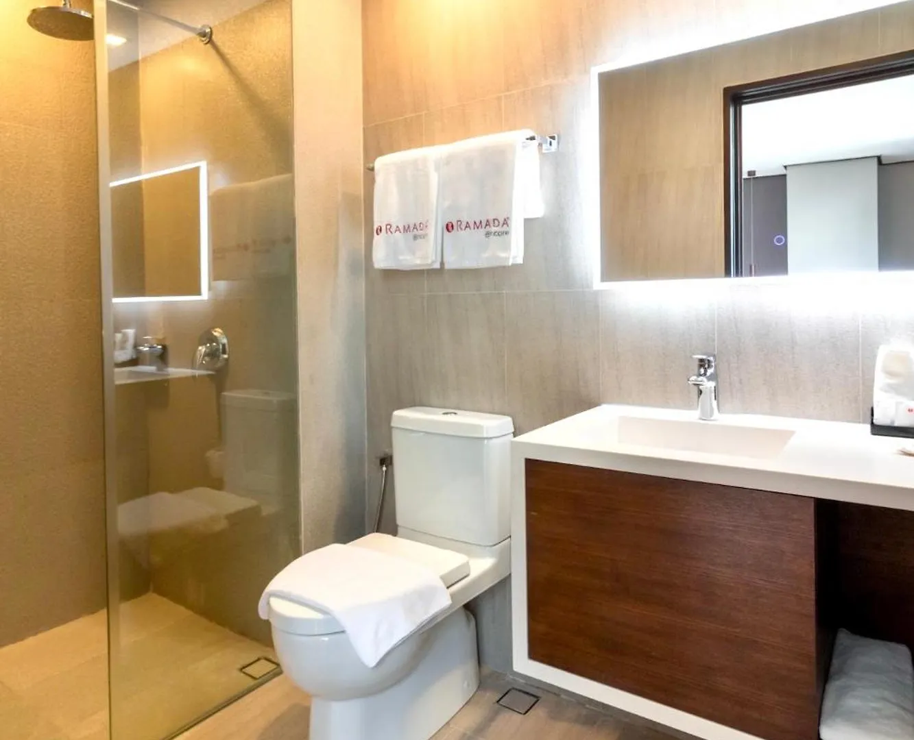 Hotel Ramada Encore By Wyndham Makati Manila Philippinen